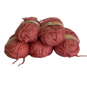 WHITE BUFFALO MILLS Elena Plus Yarn Five Skein Bundle Pink